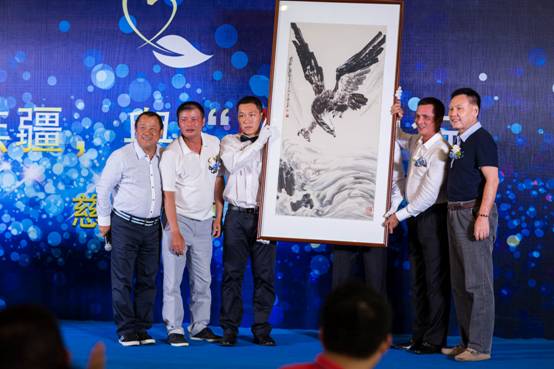 1474451669103835.jpg 13  大爱无疆,与“心”同行 慈善晚宴.JPG