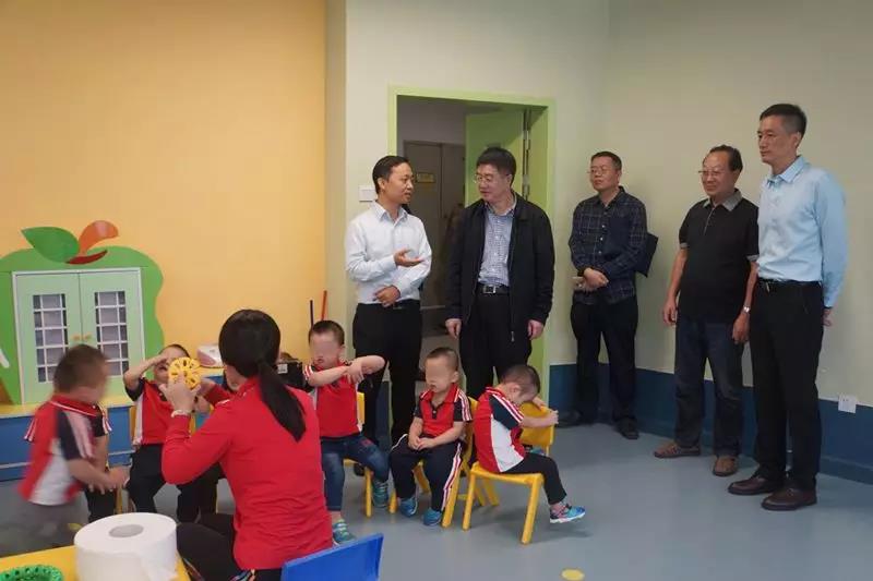 /ueditor/image/2018/11/12/36bd4fd0560d171c4b11b34918831e28.jpg 民政部社会事务司王金华司长一行到深圳市社会福利中心调研指导工作4.jpg