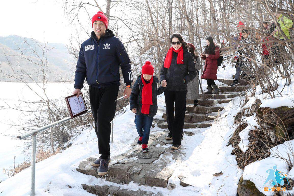 第三届“爱步寒冷”冰雪徒步公益活动成功举办13.jpg