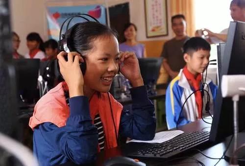 /ueditor/image/2019/03/12/5f579088be6520afef14c3970a37c5d8.jpg 关爱留守儿童:让“留守的花朵”在阳光下绽放3.jpg