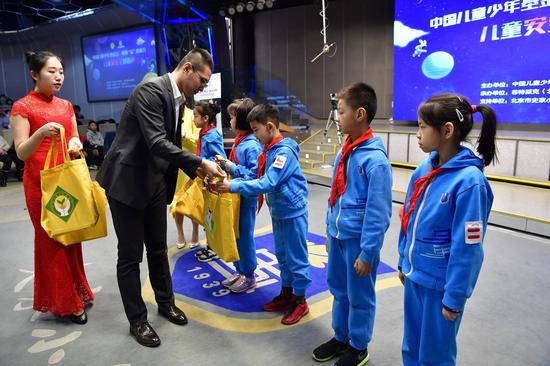 /ueditor/image/2019/03/12/9fc6b89c313517c072d3ac123fbb631d.jpg 绿创“益”路童行儿童安全主题活动首落史家小学.jpg