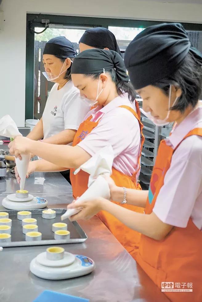 /ueditor/image/2019/03/13/ace86442f00fb2401ddabae3d41334f4.jpg 育成番薯藤:为喜憨儿营造幸福职场14.jpg