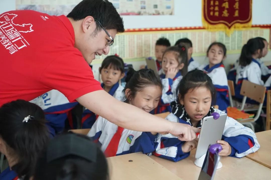 /ueditor/image/2019/03/15/25f195356609e756fbe312592e5dd976.jpeg 中国慈善榜新一届基金会榜单大有看头3.jpeg