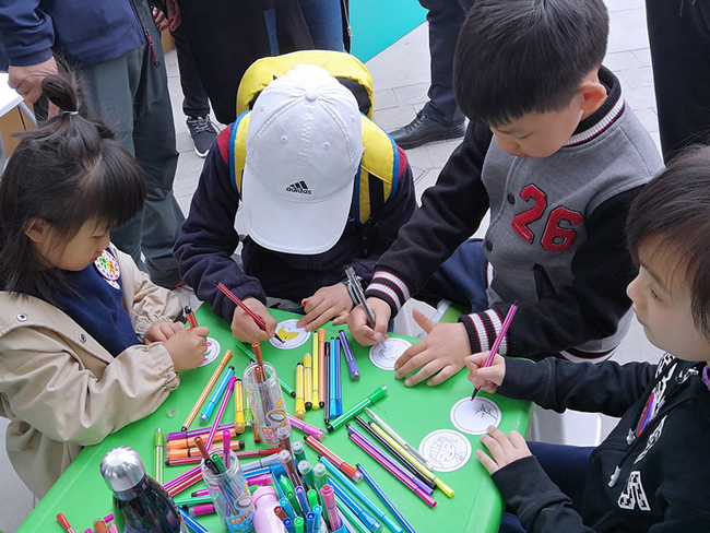 /ueditor/image/2019/04/15/0123d63b9b5aa3e4bd69bb844650627a.jpg “童画食安·全国儿童食品安全守护行动”主题画展在京举行 2.jpg