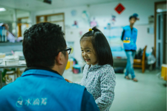 /ueditor/image/2019/04/16/11c341d7838f0eef9b78b4a9f6defb5e.png 水滴公益为上百名病童“闪送”心愿蛋糕2.png