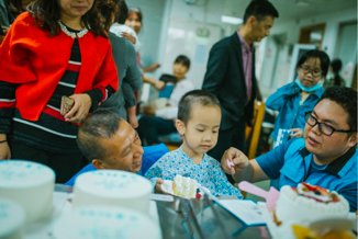 /ueditor/image/2019/04/16/7dd9f13b3deba571e47513415fbb0c44.png 水滴公益为上百名病童“闪送”心愿蛋糕1.png