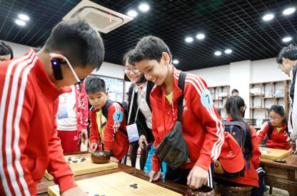 /ueditor/image/2019/04/18/fa2e3f5add31c933236f884d1fb8860c.jpg “一带一路·手拉手”十国少年中国行牵手上海学子4.jpg