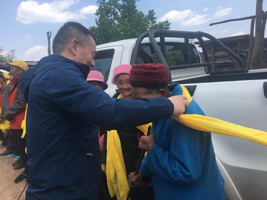 /ueditor/image/2019/04/20/d7bd4fd03b82e27a718bbe9cf1b22f43.jpg 中国残疾人福利基金会“集善扶贫健康行”麻风救助项目在云南启动2.jpg