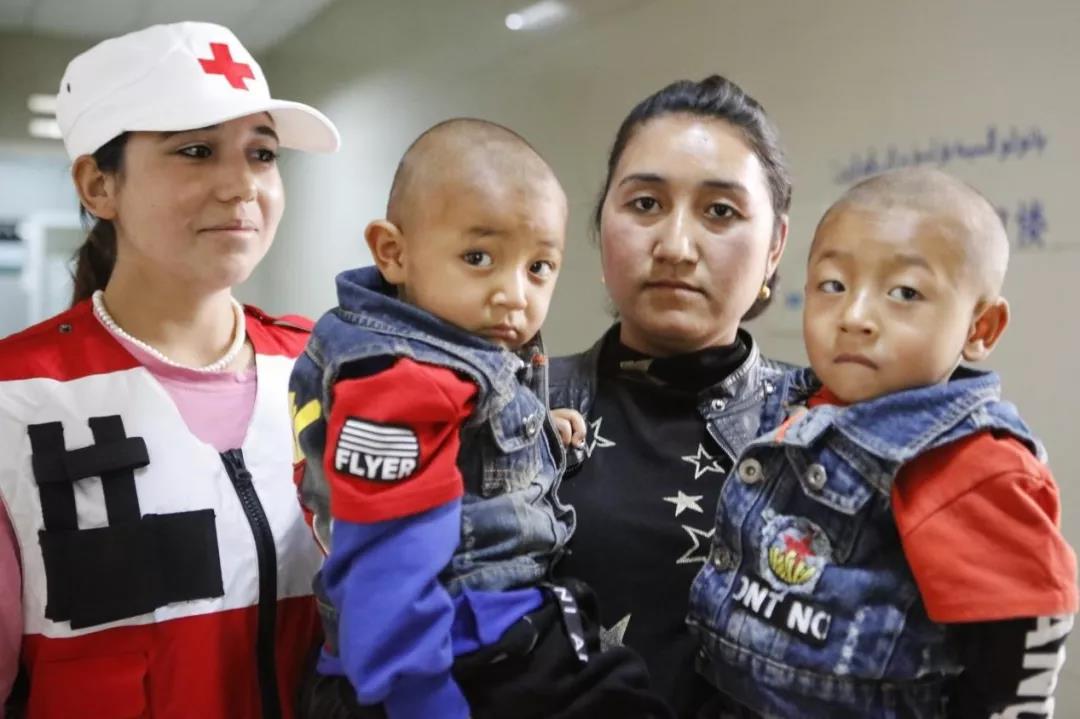 中国红基会“天使之旅——贫困先心病患儿筛查救助行动”再次走进新疆和田6.jpg