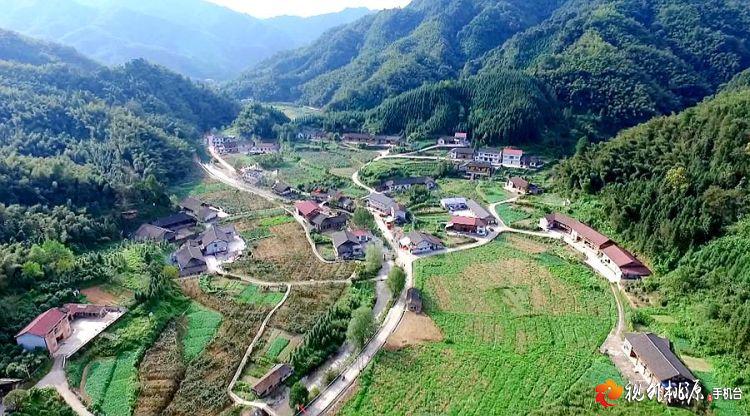 /ueditor/image/2019/04/30/e2420983172f3f83f355b79b5dfd01fe.jpg 脱贫攻坚丨老乡带老乡 桃源贫困户脱贫有人帮1.jpg