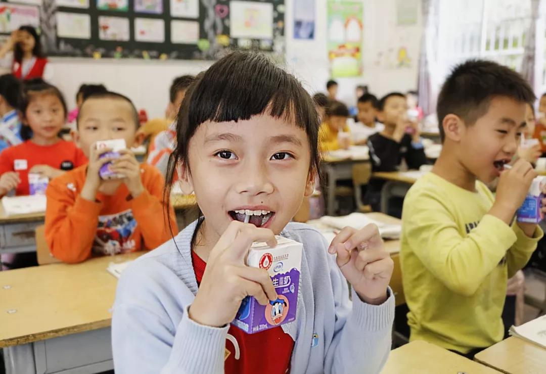 /ueditor/image/2019/05/08/9ba9ece3afc0a59042dbc53122e6945f.jpg “伊心为你 感动童行”天使之旅贫困先心病患儿筛查救助行动在百色启动6.jpg