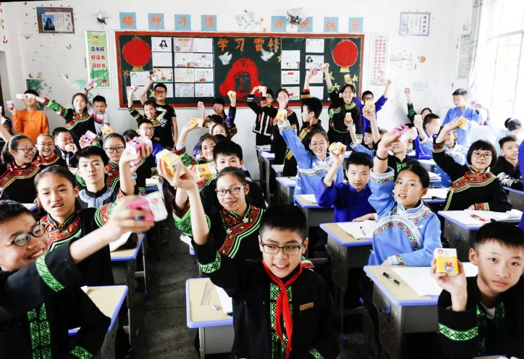 /ueditor/image/2019/05/08/ec93bf9d2e96daed7e960873599f16c5.jpg “伊心为你 感动童行”天使之旅贫困先心病患儿筛查救助行动在百色启动8.jpg