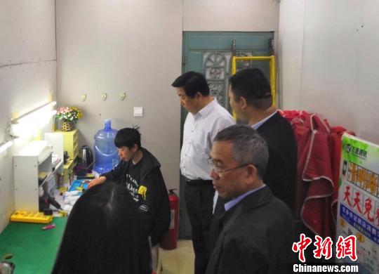 /ueditor/image/2019/05/28/ff247eefee1c27078a42f6df52208424.jpg 山西残疾男子自主创业 助400余名残疾人就业.jpg