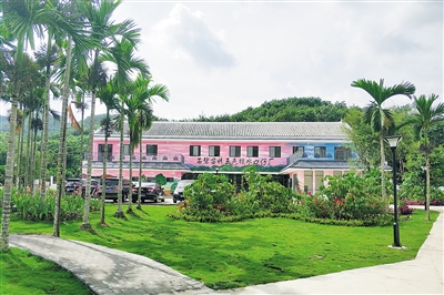 /ueditor/image/2019/05/29/e6d47f4f66c4bf6c4eaabf917813f072.jpg 产业扶贫助力村民家门口就业.jpg