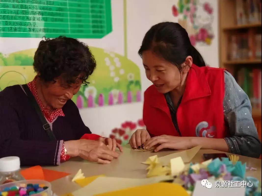 /ueditor/image/2019/06/10/0cc4ed55dbce23e2bc2239b965626e3b.jpg 超仁妈妈倪春:“和爷爷奶奶坐时光机”为留守老人重返幸福1.jpg