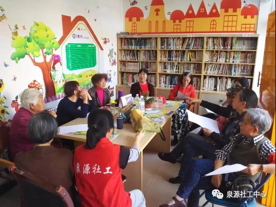 /ueditor/image/2019/06/10/340f3315badbf89840d0b1f16a8b4fc0.jpg 超仁妈妈倪春:“和爷爷奶奶坐时光机”为留守老人重返幸福3.jpg