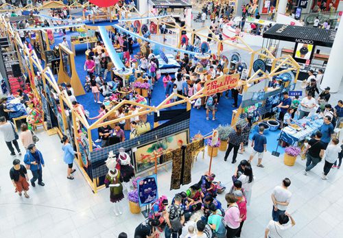 /ueditor/image/2019/06/12/1eedd449e62ec22a48e8bd59a727a09d.jpg 深山集市·中国匠心艺术用“指尖经济”探索产业扶贫之路.jpg