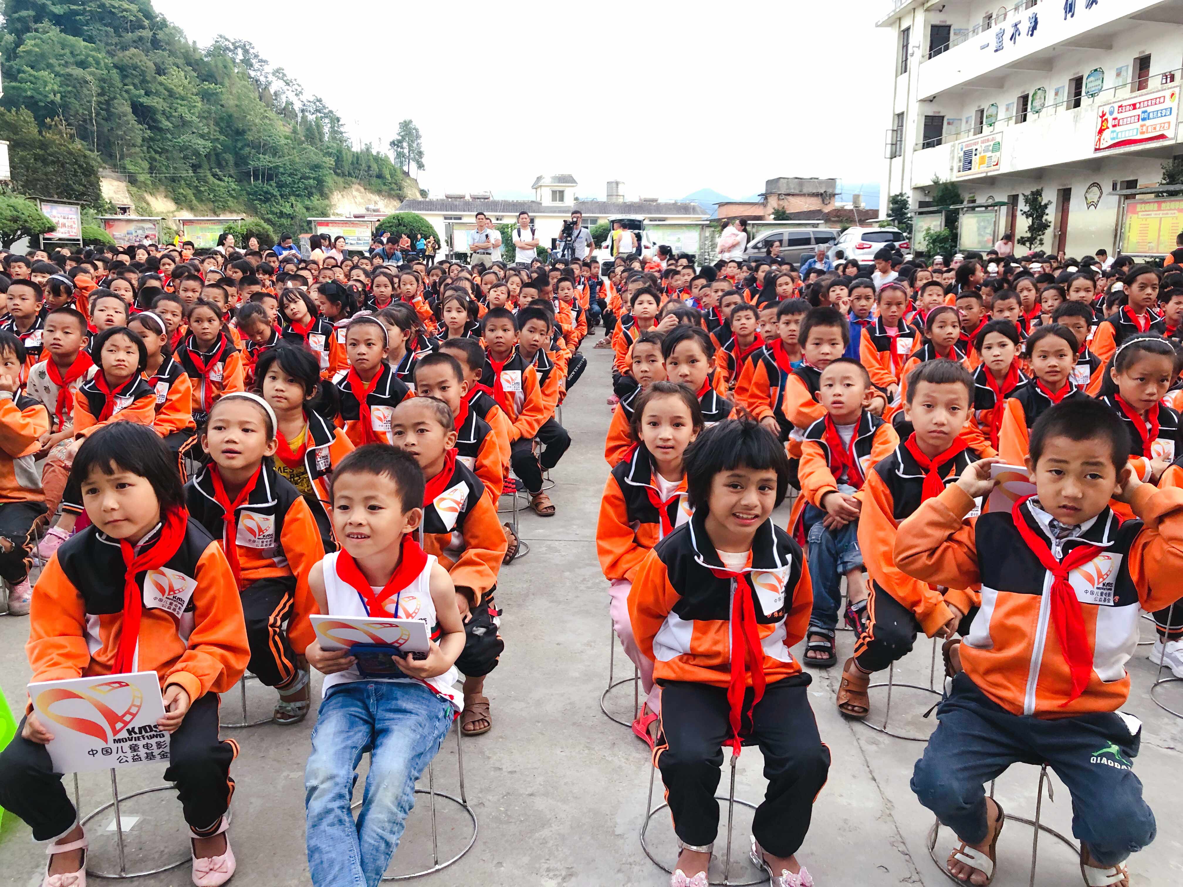 公益放映筑梦金平-100场儿童电影即将开映1.jpg