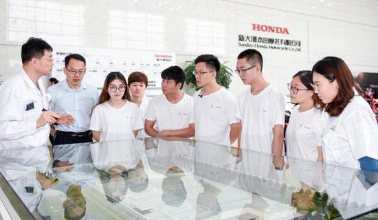 /ueditor/image/2019/06/15/0198e163f9f7ae1772707954f6f96c03.jpg 2019中国宋庆龄基金会本田梦想基金见学活动举行.jpg