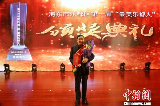 /ueditor/image/2019/06/28/80df8d411875faaef653d662cfcd1a34.jpg 青海“扶贫书记”带领村民走出“致富路”3.jpg