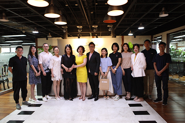 /ueditor/image/2019/07/16/78d39fcda29203bb40e16c1af52725f5.jpg 《曙光支教 爱心圆梦》公益沙龙成功举办1.jpg