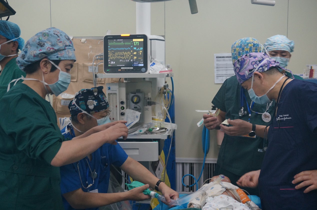 /ueditor/image/2019/08/02/338c0cfa9421885631a4cb8bd6b75c8c.jpg 让微笑绽放:凤凰网“益童计划”在临夏救助56名唇腭裂患儿2.jpg