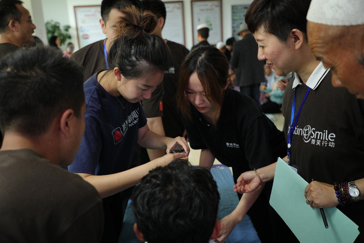 /ueditor/image/2019/08/02/b613cfcf1e8574c694bb04001c299a41.jpg 让微笑绽放:凤凰网“益童计划”在临夏救助56名唇腭裂患儿1.jpg