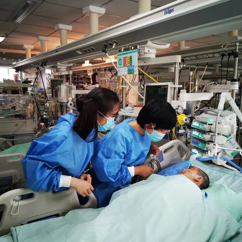 /ueditor/image/2019/08/02/def2caf7af19b8eaacab2cbd49a2a11f.jpg 水滴筹徐憾憾:愿水滴的温暖点亮万家灯火.jpg