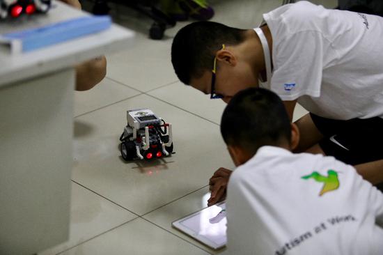 /ueditor/image/2019/08/12/65c4097d24602f2dc07eb42dd8c2be06.jpg 孤独症青少年IT潜能辅助课程:为孩子营造平等教育机会2.jpg