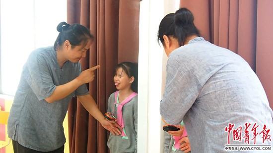 /ueditor/image/2019/08/12/69aea217e2c48bdb7c3f301ee7880d9a.jpg 大山深处的无声合唱团3.jpg