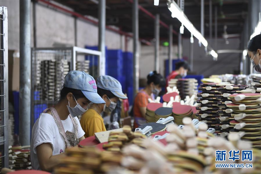 /ueditor/image/2019/08/14/a892cc64cff78101e88fdd86d47c836b.jpeg 广西兴业:“就业扶贫车间”助农脱贫增收.jpeg