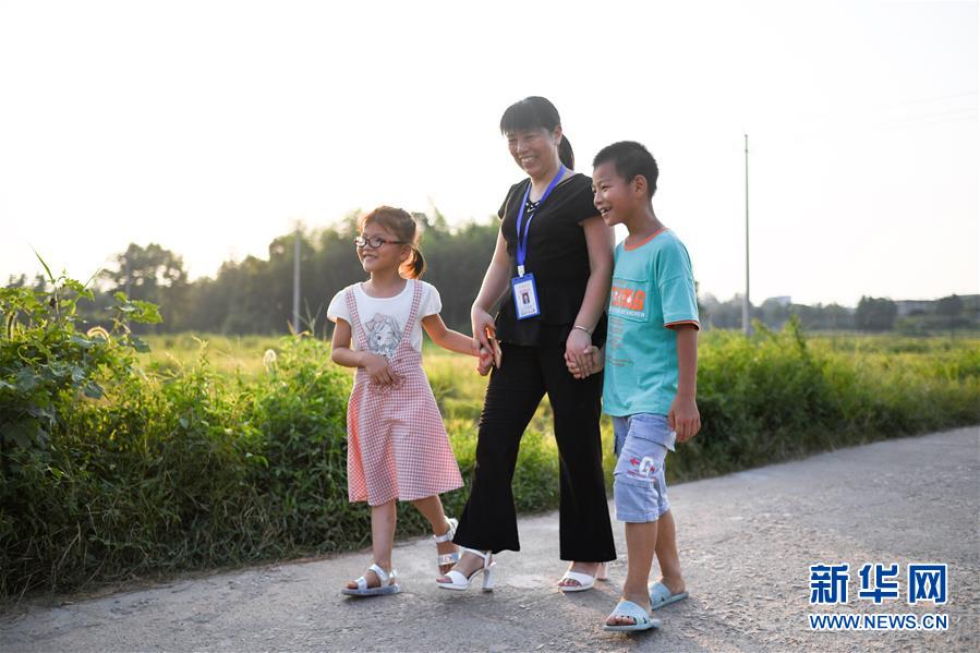 /ueditor/image/2019/08/26/22ae067ab5d6a81d17303b4bfe060443.jpg 江西乐安:“童伴之家”——为农村儿童撑起一片爱的天空4.jpg