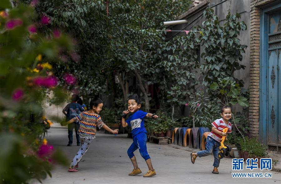 /ueditor/image/2019/08/28/4693f4540bd8b549ae41f10477395ffc.jpg “以花为媒”打造美好生活6.jpg