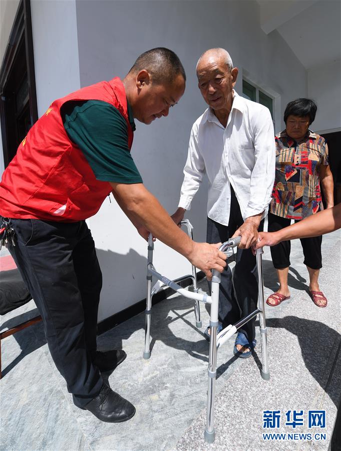 /ueditor/image/2019/08/28/f9731bc22455f7b8a72b0558b1fd13e7.jpeg “我为你代跑”基层党员服务乡村残疾人5.jpeg