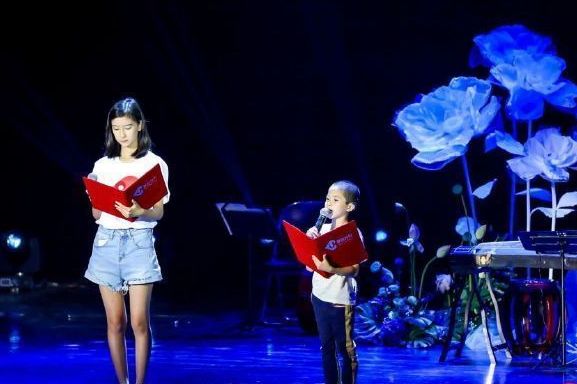 /ueditor/image/2019/08/29/a3534afd2490fa298b5b08d9b6f136f9.jpg 路一鸣:为听障儿童代言责无旁贷.jpg